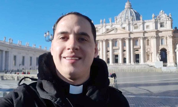 Padre Leandro Martins diz que vive dias de ‘tensão em Roma